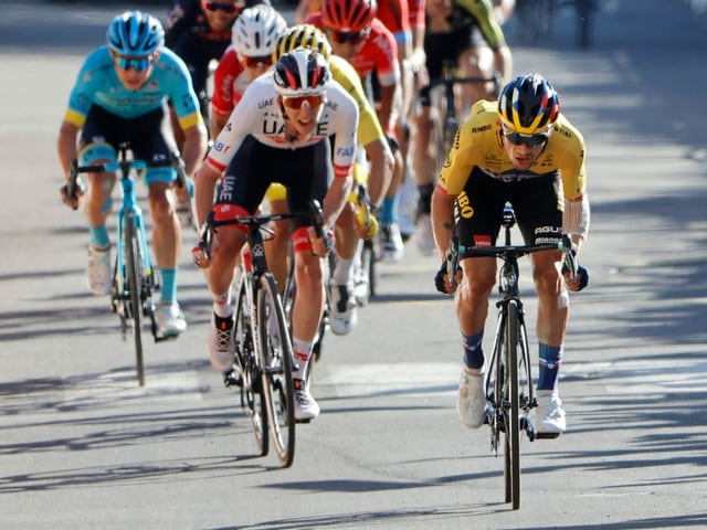 Primoz Roglic vor Tadej Pogacar. Primoz Roglic vor Tadej Pogacar.