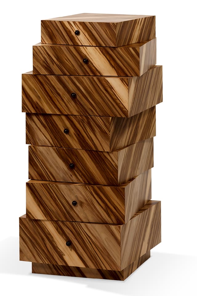 Der Schubladenstapel von vorne Der Schubladenstapel von vorne