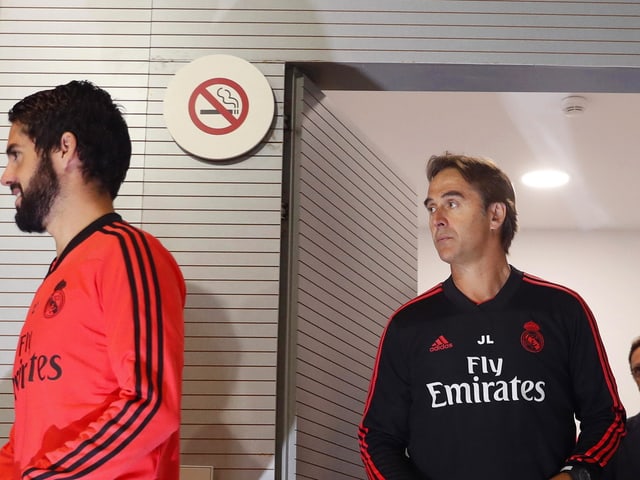 Julen Lopetegui erscheint an der Medienkonferenz. Julen Lopetegui erscheint an der Medienkonferenz.
