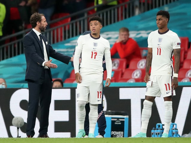 Gareth Southgate mit den Jokern Jadon Sancho und Marcus Rashford. Gareth Southgate mit den Jokern Jadon Sancho und Marcus Rashford.