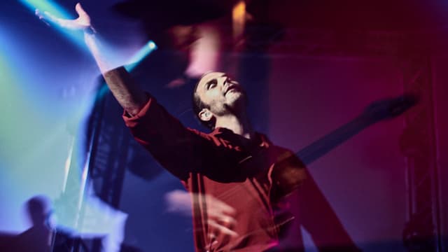 Sänger Theo Hutchcraft während des Konzerts Sänger Theo Hutchcraft während des Konzerts