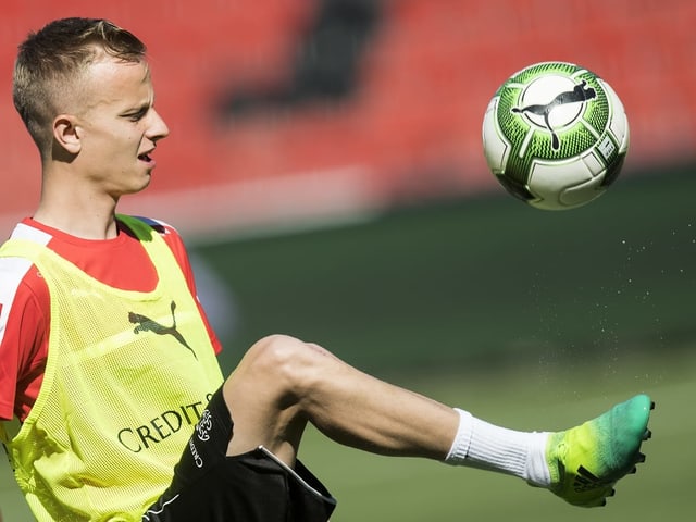 Florent Hadergjonaj. Florent Hadergjonaj.