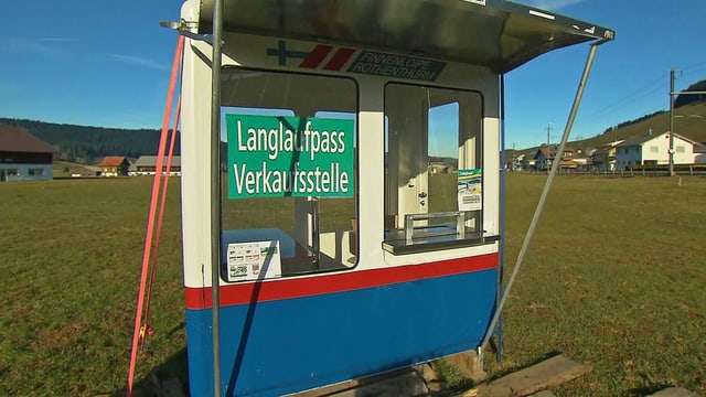 Billetthäuschen auf der grünen Wiese Billetthäuschen auf der grünen Wiese