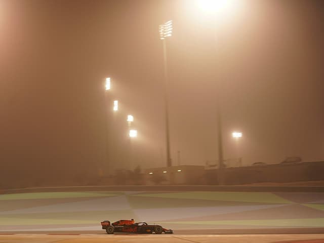 Max Verstappen im Training in Bahrain. Max Verstappen im Training in Bahrain.