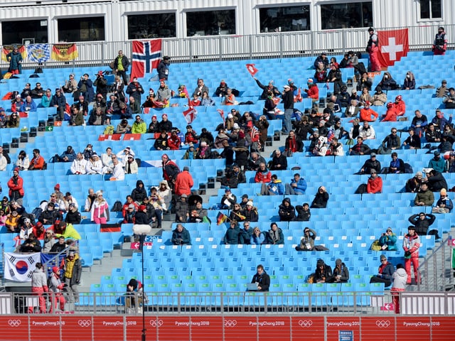 Die Tribüne bei der Männer-Abfahrt war fast leer. Die Tribüne bei der Männer-Abfahrt war fast leer.
