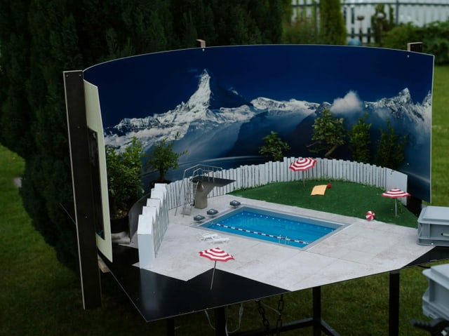 Der «Piep Pool» steht in einem Garten in der Schweiz. Der «Piep Pool» steht in einem Garten in der Schweiz.