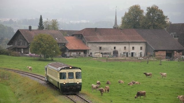 Wolfhuuser Bahn vor dem Buebiker Haus Wolfhuuser Bahn vor dem Buebiker Haus