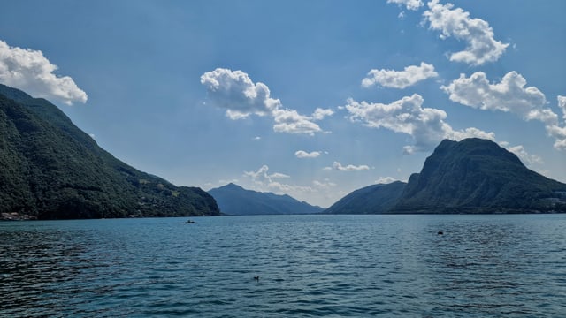 Blick von Castagnola über den Luganersee Richtung Süden. Blick von Castagnola über den Luganersee Richtung Süden.