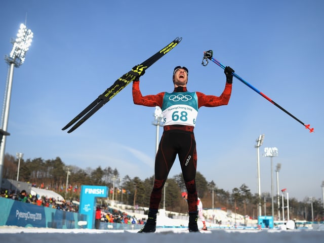 Dario Cologna stösst einen Freudenschrei auf