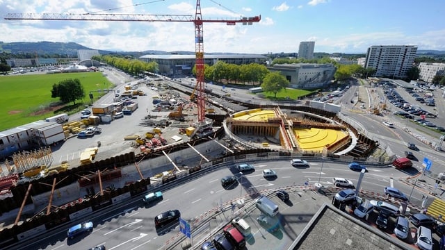 Der Berner Wankdorfplatz während der Bauphase des unterirdischen Kreisels. Der Berner Wankdorfplatz während der Bauphase des unterirdischen Kreisels.