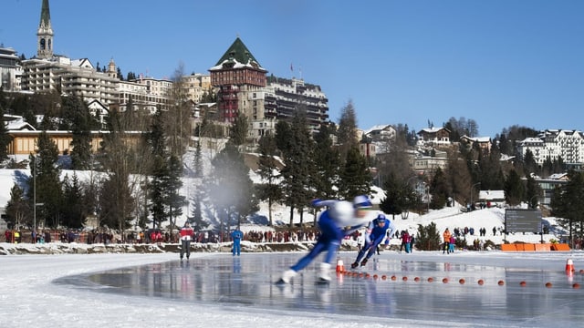Bahnfrei für die ersten internationalen Eisschnellaufwettkämpfe auf dem St.Moritzersee. Bahnfrei für die ersten internationalen Eisschnellaufwettkämpfe auf dem St.Moritzersee.