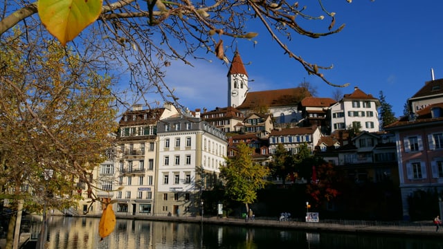 Blauer Himmel über Thun. Blauer Himmel über Thun.