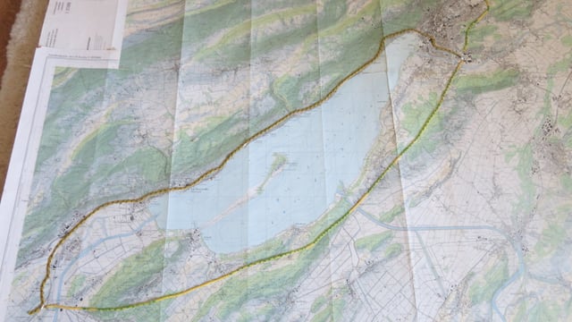 Karte mit dem Bielersee, eingezeichnete Strassenführung Karte mit dem Bielersee, eingezeichnete Strassenführung