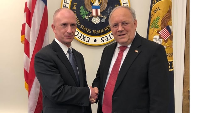 Der Vize-Handelsbeauftragte der USA, Jeffrey Gerrish, und Bundesrat Johann Schneider-Ammann Der Vize-Handelsbeauftragte der USA, Jeffrey Gerrish, und Bundesrat Johann Schneider-Ammann