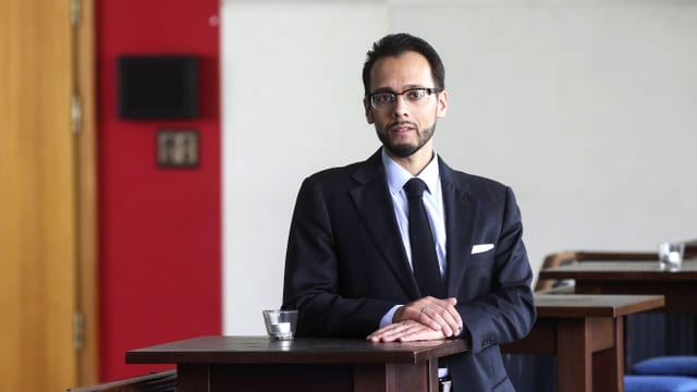 Muhammad Sameer Murtaza bei der Buchpräsentation. Muhammad Sameer Murtaza bei der Buchpräsentation.