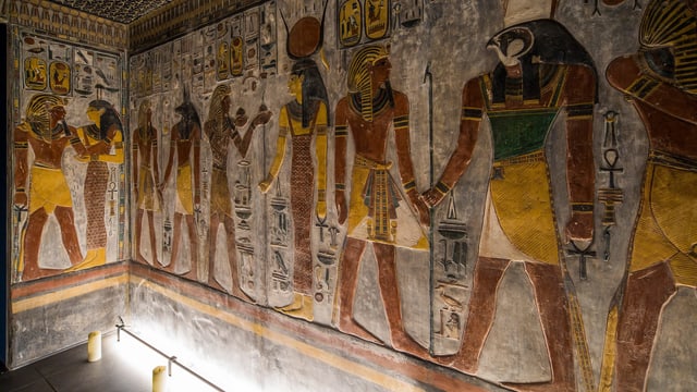 Nachgebaute Reliefs im Antikenmuseum. Nachgebaute Reliefs im Antikenmuseum.