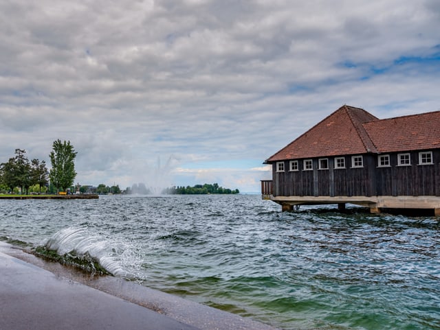 Der Wasserpegel am Bodensee ist hoch.