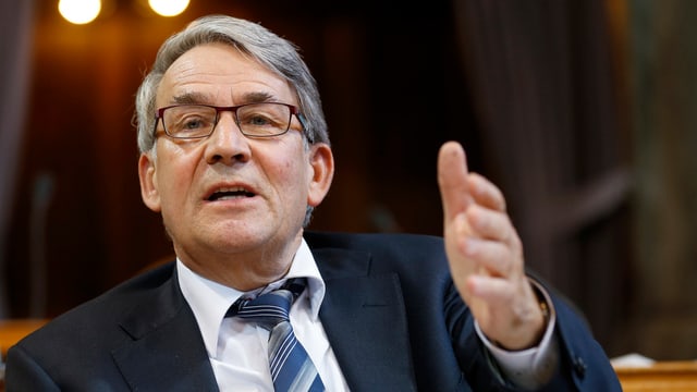 Urs Schwaller im spricht im Parlament Urs Schwaller im spricht im Parlament