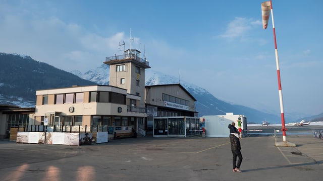 Der Tower auf dem Flughafen Samedan Der Tower auf dem Flughafen Samedan