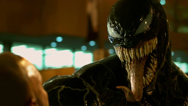 Das Alien-Monster Venom zeigt Zähne. Das Alien-Monster Venom zeigt Zähne.
