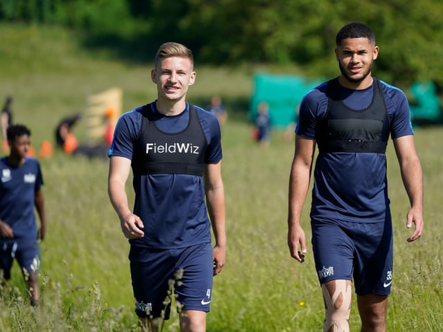 Die beiden FCZ-Spieler Becir Omeragic (l.) und Simon Sohm. Die beiden FCZ-Spieler Becir Omeragic (l.) und Simon Sohm.