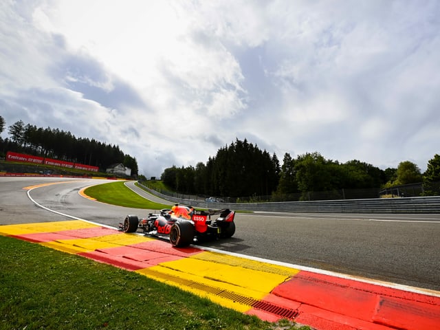 Max Verstappen im Red-Bull-Boliden. Max Verstappen im Red-Bull-Boliden.