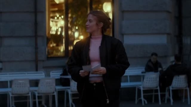 Cecilia Steiner spielt die junge Frau, die es Sigi angetan hat. Cecilia Steiner spielt die junge Frau, die es Sigi angetan hat.