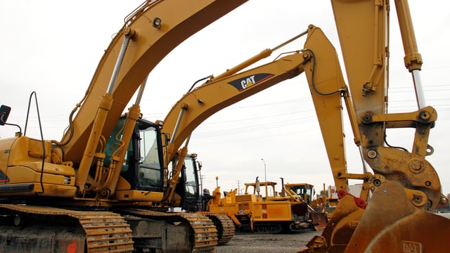 Stehende Bagger und Baumaschinen Stehende Bagger und Baumaschinen