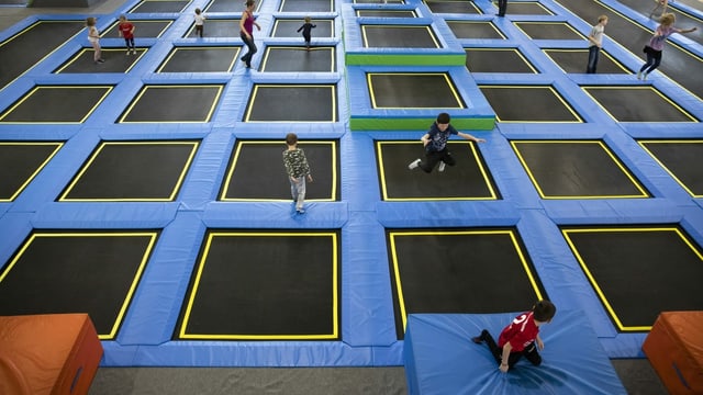 Die Trampolinhalle in Belp. Die Trampolinhalle in Belp.