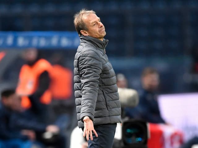 Jürgen Klinsmann verwirft die Hände