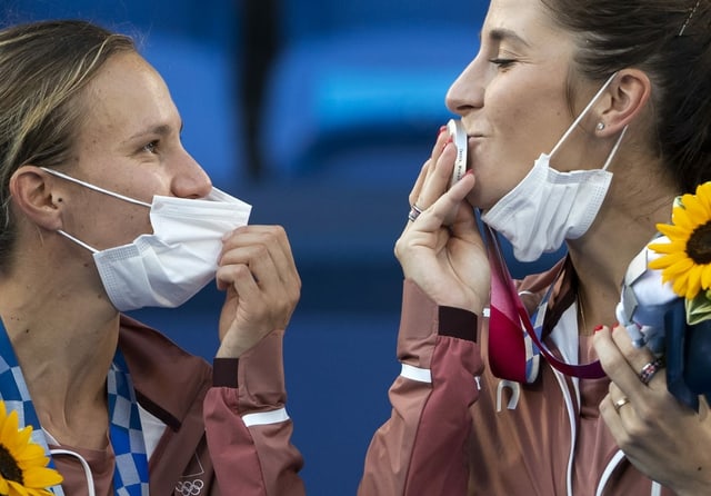 Golubic und Bencic strahlen mit Olympia-Silber. Golubic und Bencic strahlen mit Olympia-Silber.