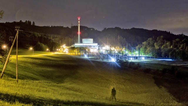Das Atomkraftwerk Mühleberg im Kanton Bern. (keystone) Das Atomkraftwerk Mühleberg im Kanton Bern. (keystone)
