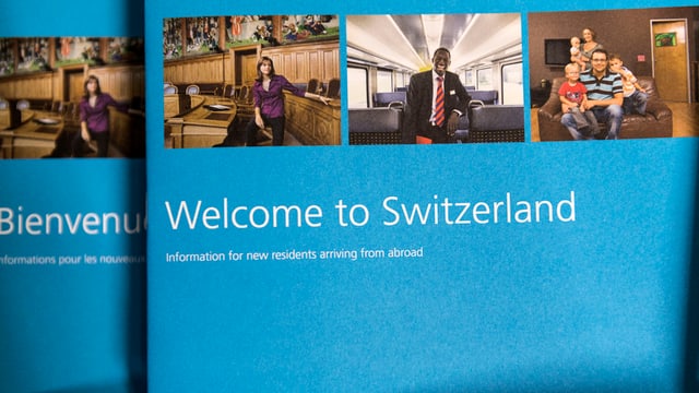 broschura per novs immigrants cun si "welcome to Switzerland" broschura per novs immigrants cun si "welcome to Switzerland"