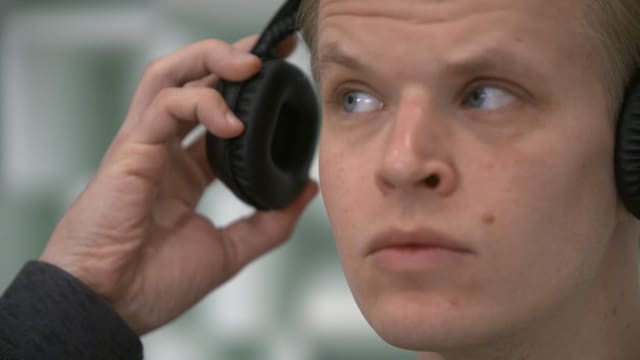 Mann mit Kopfhörer Mann mit Kopfhörer