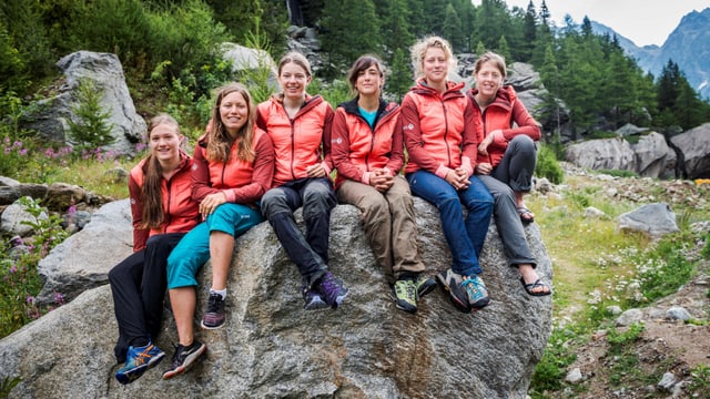 Anne Flechsig, Ramona Volken, Lisa Pfalzgraf, Rahel Schönauer, Lydiane Vikol, Florence Nikles (v.l.n.r.) Anne Flechsig, Ramona Volken, Lisa Pfalzgraf, Rahel Schönauer, Lydiane Vikol, Florence Nikles (v.l.n.r.)