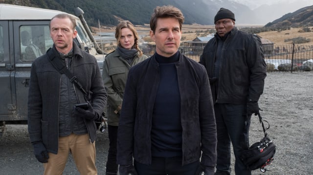 Auf dem Bild sind Tom Cruise und seine Crew zu sehen. Auf dem Bild sind Tom Cruise und seine Crew zu sehen.