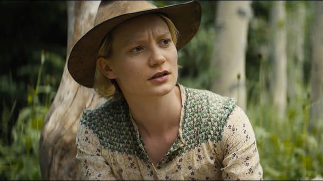 Mia Wasikowska mit Hut. Mia Wasikowska mit Hut.