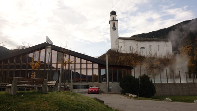 La baselgia refurmada d'Andeer pudess survegnir concurrenza. La baselgia refurmada d'Andeer pudess survegnir concurrenza.