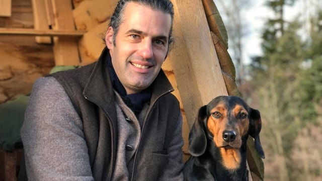 Bio-Bauer Nils Müller aus dem zürcherischen Forch praktiziert die Hof-Tötung seit mehreren Jahren mit Erfolg. Bio-Bauer Nils Müller aus dem zürcherischen Forch praktiziert die Hof-Tötung seit mehreren Jahren mit Erfolg.