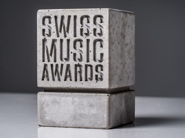 Einen solchen Award gibt es für KT Gorique, JulDem und Marius Bear zu gewinnen. Einen solchen Award gibt es für KT Gorique, JulDem und Marius Bear zu gewinnen.