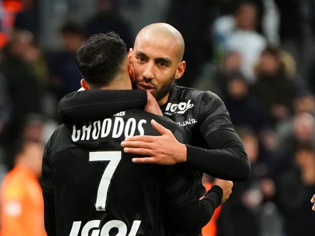 Saman Ghoddos und Haitam Aleesami von Amiens. Saman Ghoddos und Haitam Aleesami von Amiens.