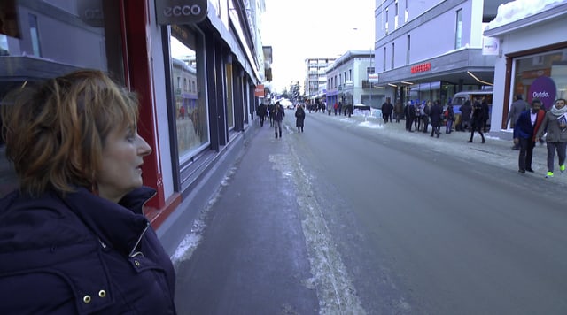 Esther Heldstab blickt auf die Passage in Davos. Esther Heldstab blickt auf die Passage in Davos.
