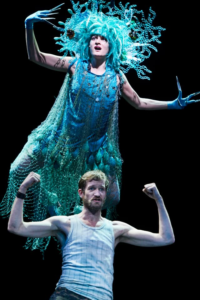 Szene aus dem Kinder-Weihnachtsmärchen «Odysseus» des Zürcher Schauspielhauses Szene aus dem Kinder-Weihnachtsmärchen «Odysseus» des Zürcher Schauspielhauses