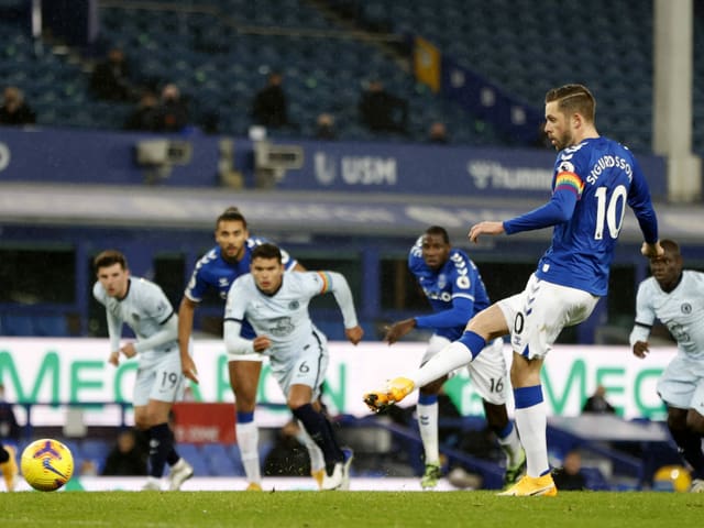 Gylfi Sigurdsson beim Penalty.