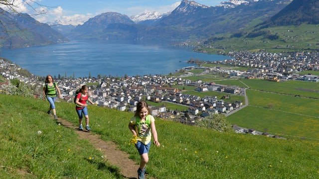 Wandern Mit App Neuer Wanderweg Verbindet Die Kantone Uri Und Nidwalden News Srf