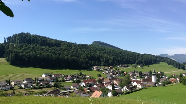 Dorf im Grünen. Dorf im Grünen.