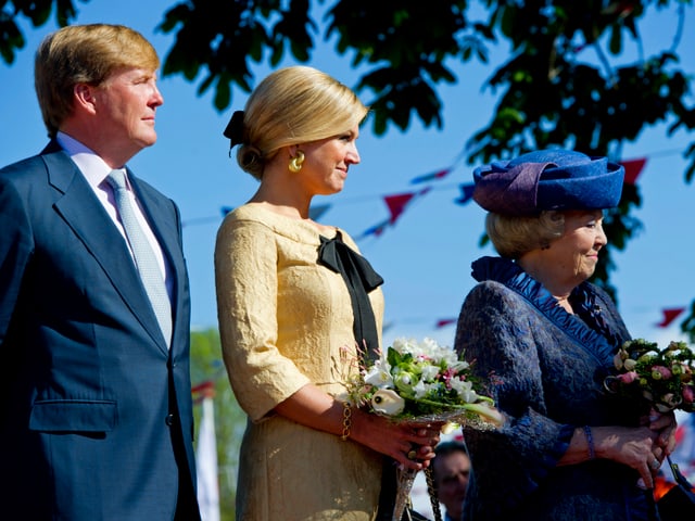 Kronprinz Willem-Alexander und seine Gattin Máxima lösen Königin Beatrix ab Kronprinz Willem-Alexander und seine Gattin Máxima lösen Königin Beatrix ab