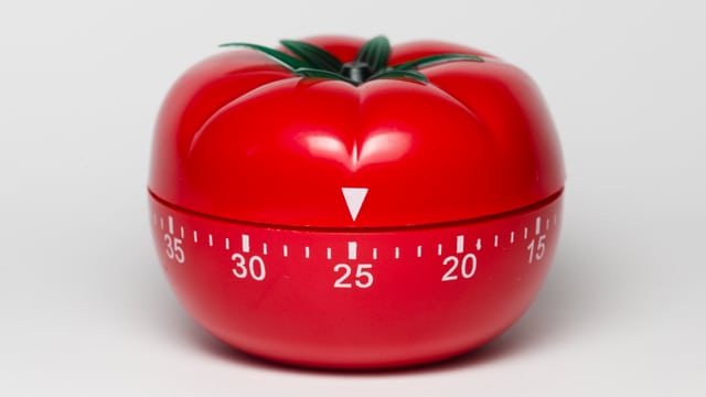 Ein Wecker in Tomatenform Ein Wecker in Tomatenform