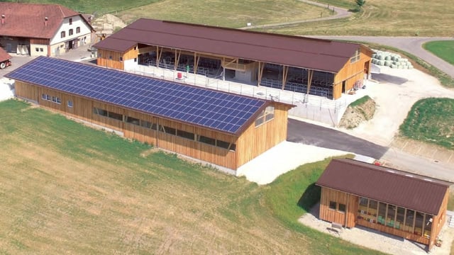 Solaranlage auf Stall. Solaranlage auf Stall.