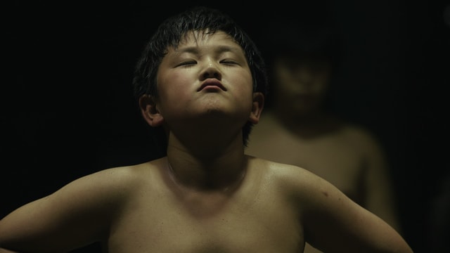 Video «Iron Kids: Chikara (1/4)» abspielen Video «Iron Kids: Chikara (1/4)» abspielen